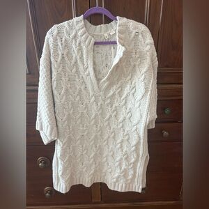 Moth Cream Cable-Knit V-Neck Sweater